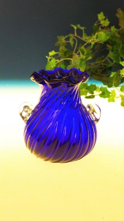 kobaldblaue Vase mit Henkel